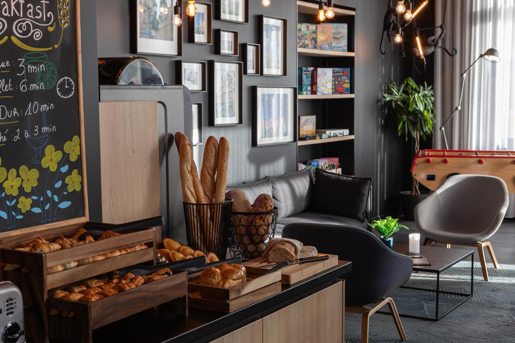 Campanile Centre Gare Hotel 3*